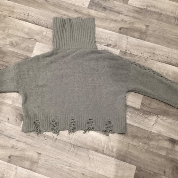 BKE sweater - Picture 2 of 2